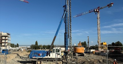 Démarrage des travaux, grue